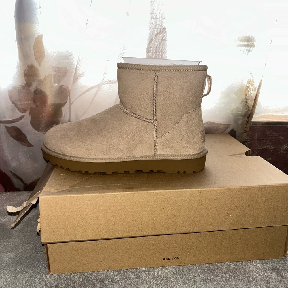 UGG Classic Short Boots in Beige